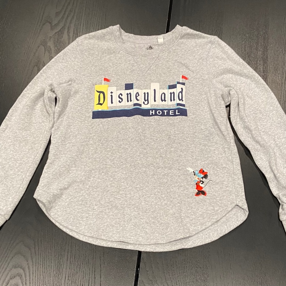 Disneyland crewneck sweatshirt
